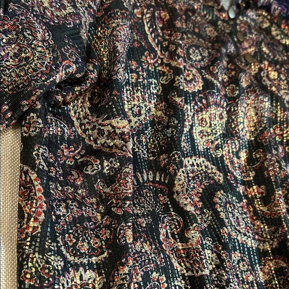 Democracy Ruffled Sleeve Paisley Blouse - Size S - Picture 8 of 14